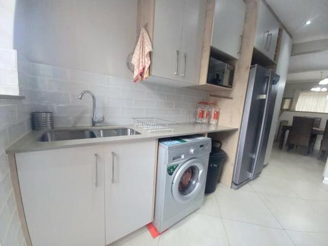 Townhouse for rent in Vosloorus, Gauteng