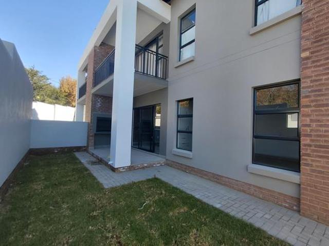 Townhouse for rent in Vosloorus, Gauteng