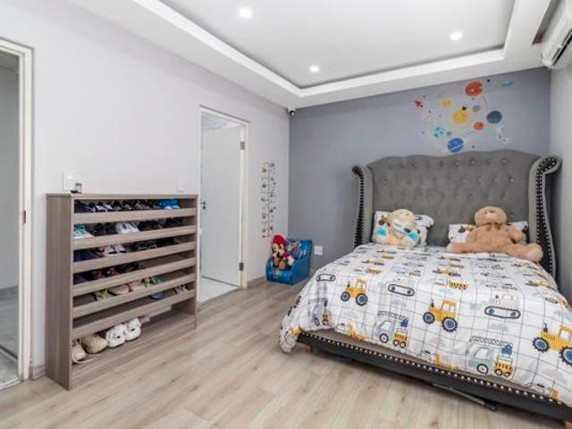 Townhouse for rent in Vosloorus, Gauteng
