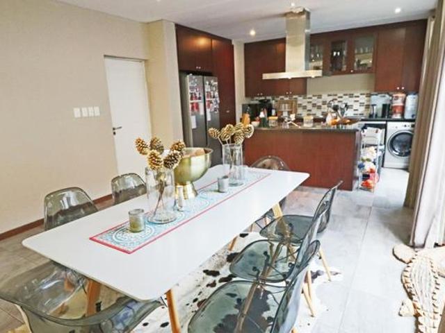 Townhouse for rent in Vosloorus, Gauteng