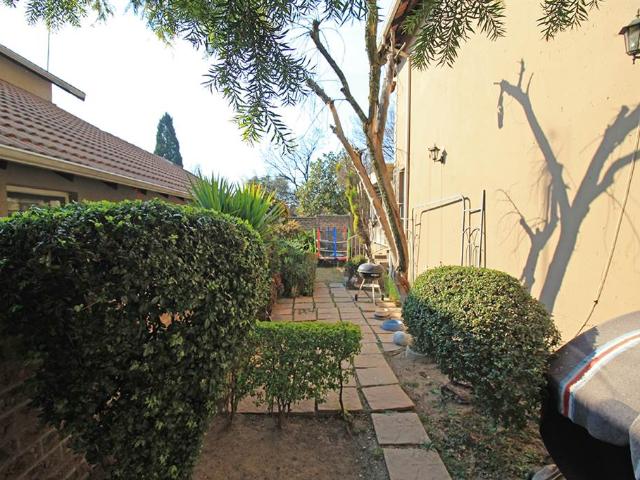 Townhouse for sale in Vosloorus, Gauteng