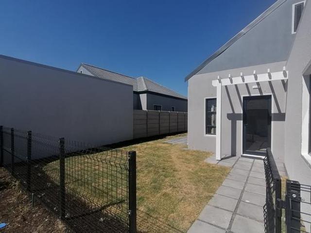 Townhouse for rent in Cape Town, Western Cape