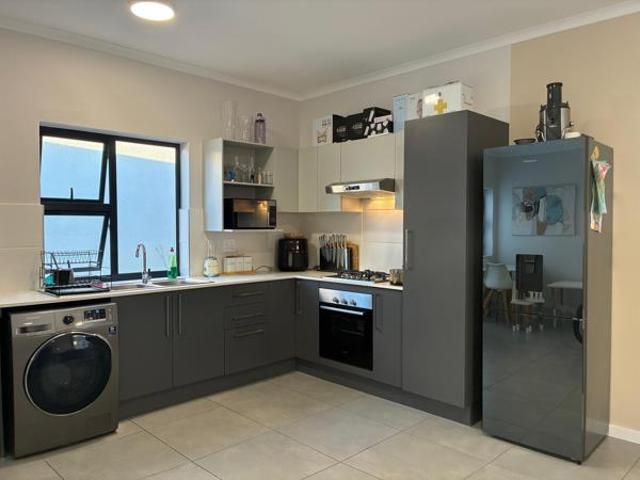 Townhouse for rent in Cape Town, Western Cape
