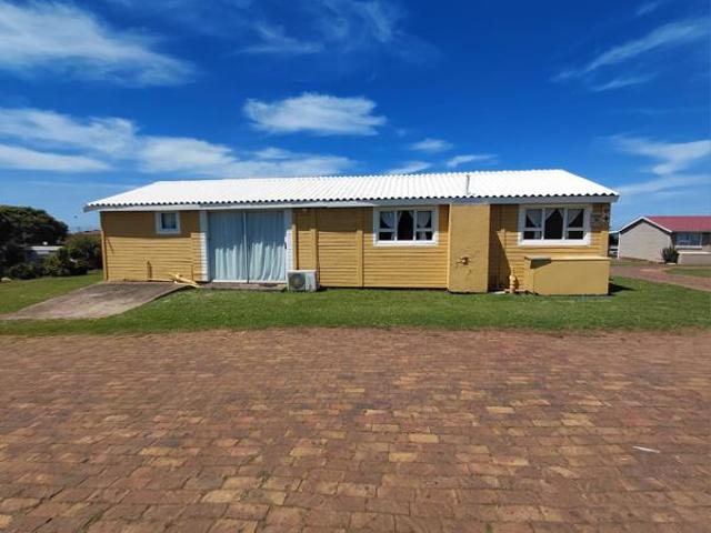 Townhouse for sale in Jeffreys Bay, Kouga Local Municipality