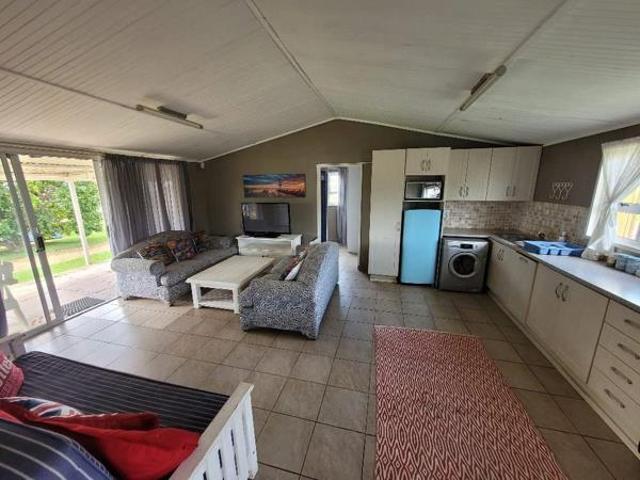 Townhouse for sale in Jeffreys Bay, Kouga Local Municipality