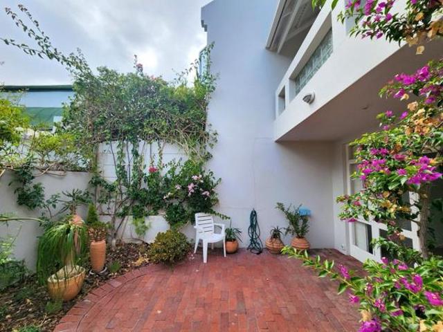 Townhouse for rent in Cape Town, Western Cape