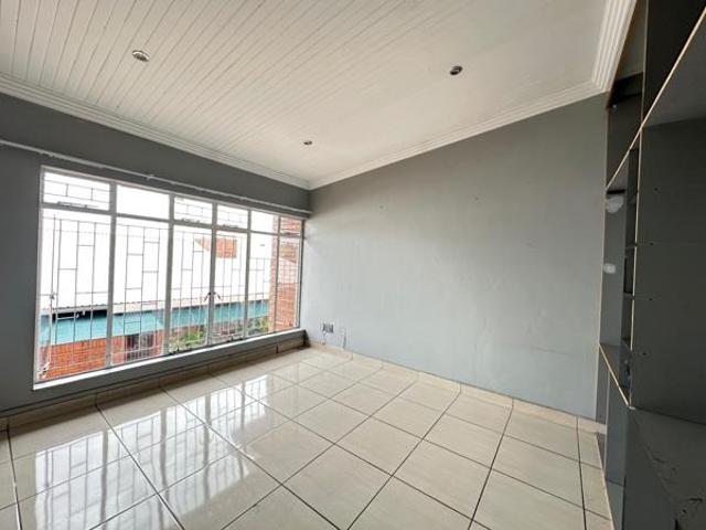 Townhouse for rent in Waterkloof, Gauteng