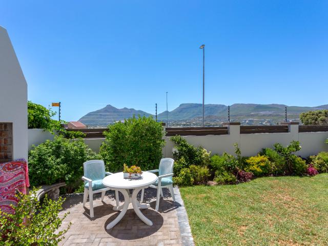 Townhouse for sale in Southern Peninsula, Western Cape