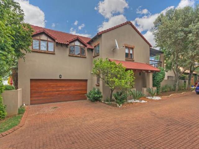 Townhouse for sale in Vosloorus, Gauteng