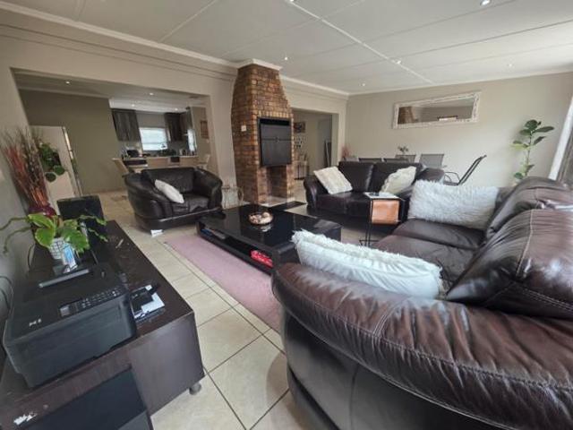 Townhouse for sale in Frances Baard, Northern Cape