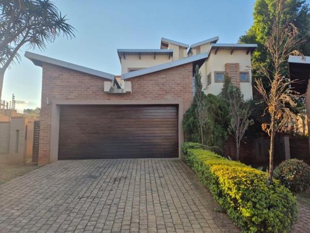 Townhouse for sale in Tlhabane, North West