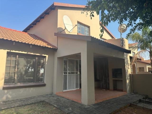 Townhouse for rent in Rustenburg, North West