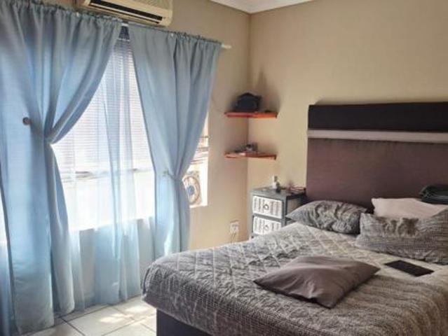 Townhouse for rent in Rustenburg Local Municipality, Bojanala Platinum District Municipality