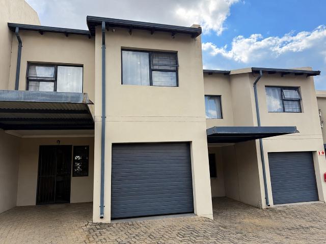 Townhouse for sale in Tlhabane, North West