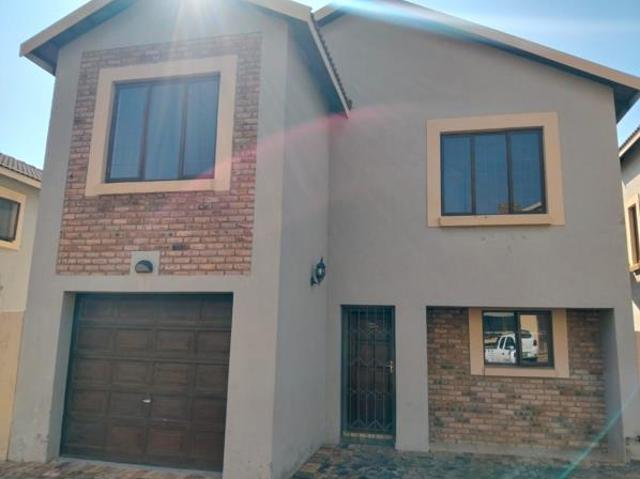 Townhouse for sale in Tlhabane, North West