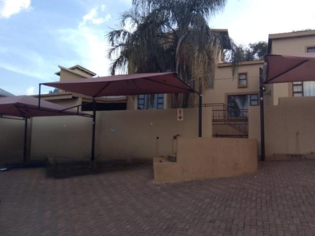 Townhouse for rent in Rustenburg, Rustenburg Local Municipality