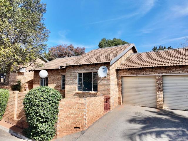 Townhouse for sale in Tlhabane, North West