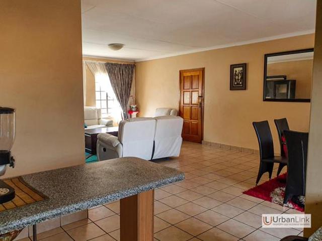 Townhouse for sale in Tlhabane, North West