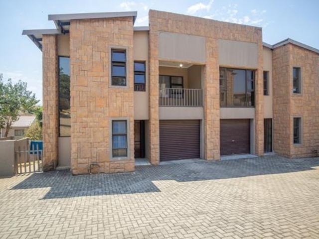 Townhouse for sale in Tlhabane, North West