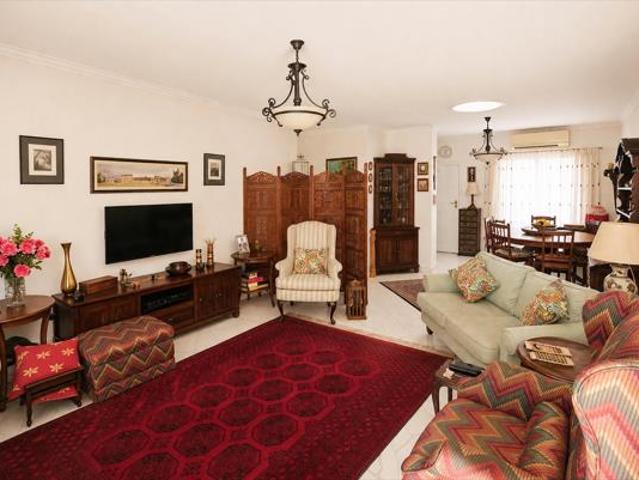 Townhouse for sale in Tlhabane, North West