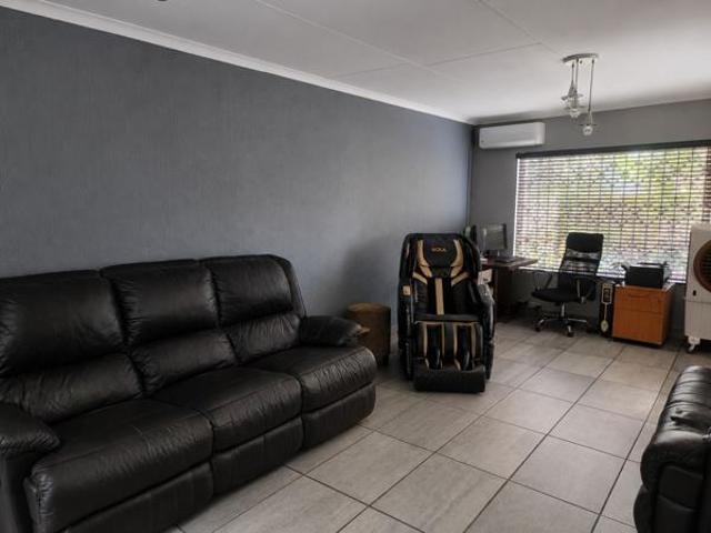 Townhouse for sale in Tlhabane, North West