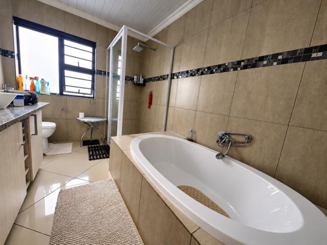 Townhouse for sale in Rustenburg Local Municipality, Bojanala Platinum District Municipality