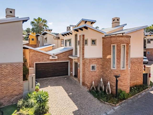 Townhouse for sale in Rustenburg, Rustenburg Local Municipality