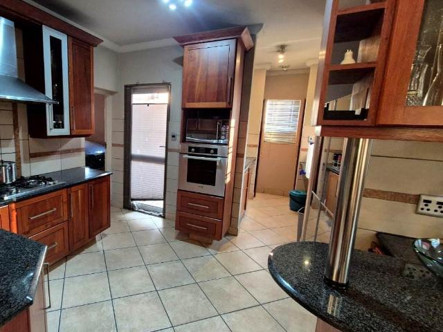 Townhouse for sale in Tlhabane, North West