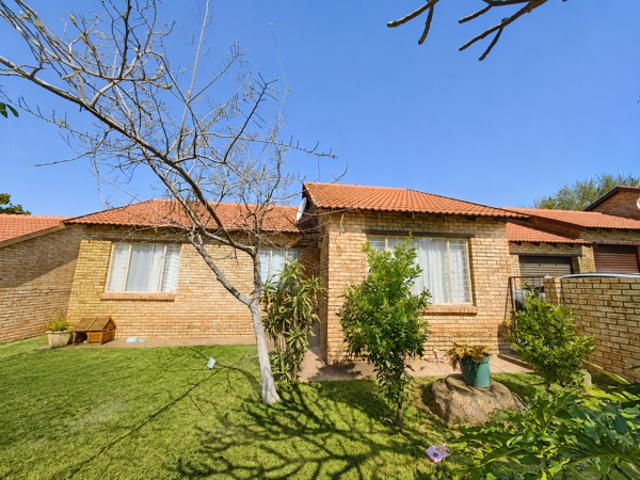 Townhouse for sale in Tlhabane, North West