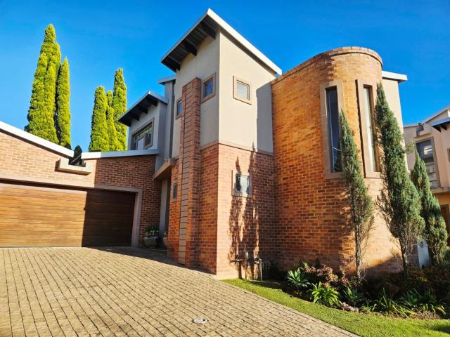 Townhouse for sale in Tlhabane, North West