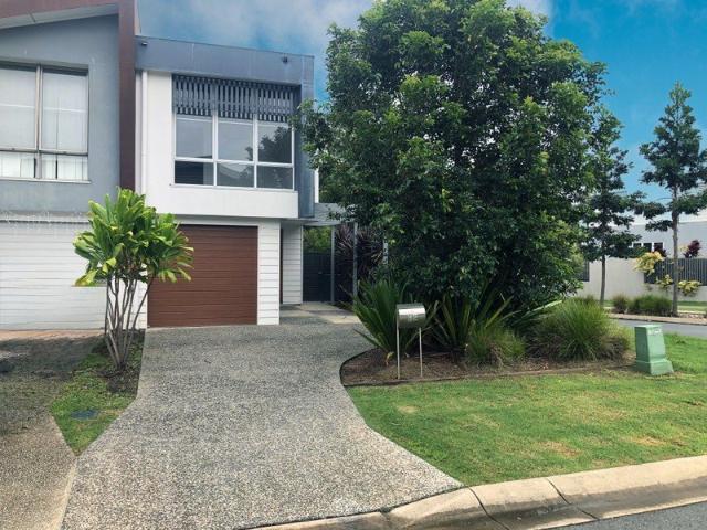 Townhouse for rent in Fernbrook, Queensland