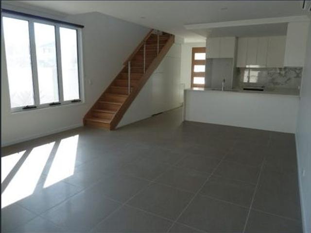 Townhouse for rent in Fernbrook, Queensland
