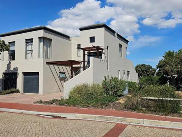 Townhouse for rent in Cape Town, City of Cape Town