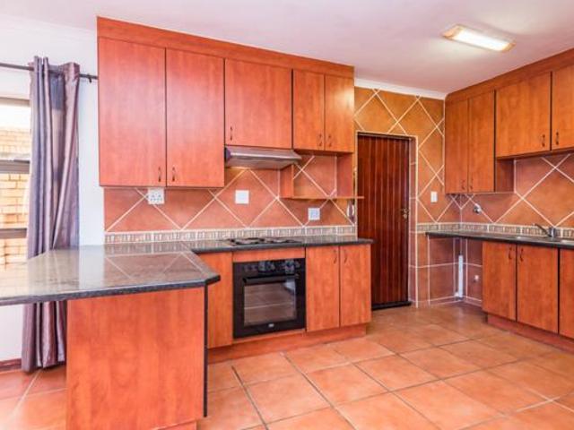Townhouse for sale in West Rand Garden estates, Westonaria Local Municipality