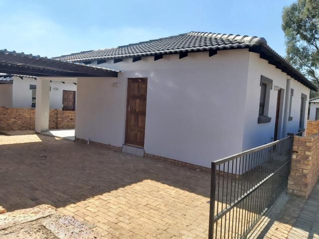 Townhouse for sale in Akasia, Gauteng