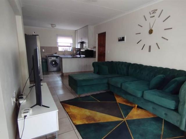 Townhouse for sale in Waterkloof, Gauteng