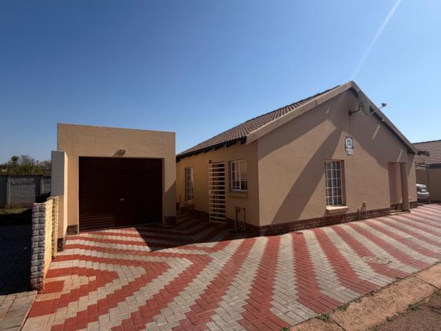 Townhouse for sale in Akasia, Gauteng