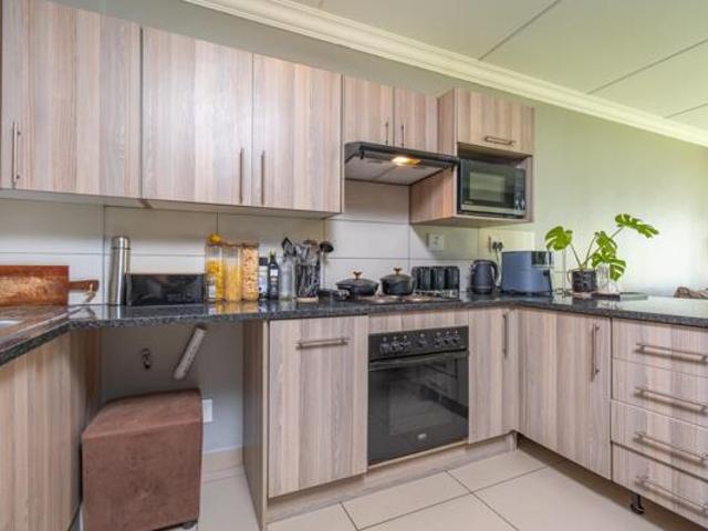 Townhouse for rent in Vosloorus, Gauteng
