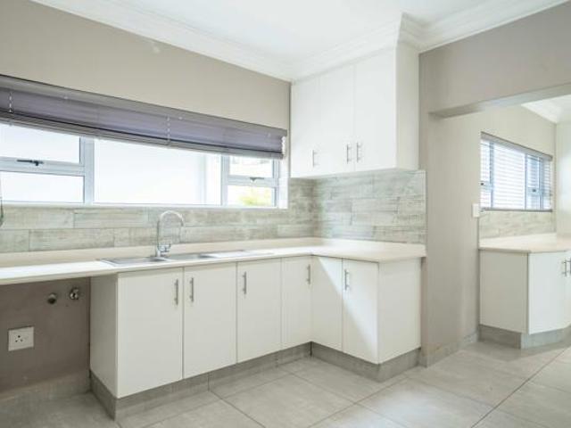 Townhouse for sale in Seaview, Kwazulu-natal