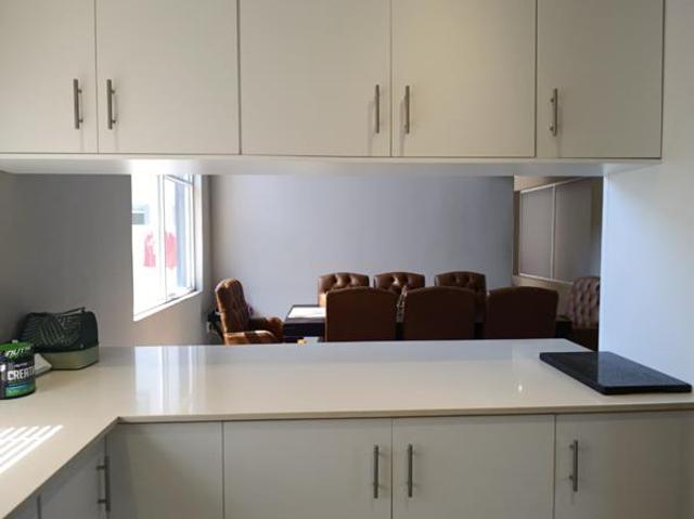 Townhouse for sale in Seaview, Kwazulu-natal