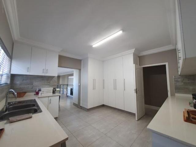 Townhouse for sale in Seaview, Kwazulu-natal