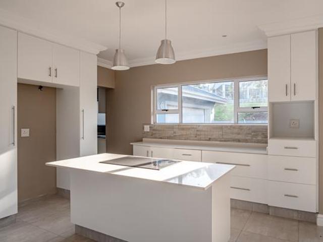Townhouse for sale in Seaview, Kwazulu-natal
