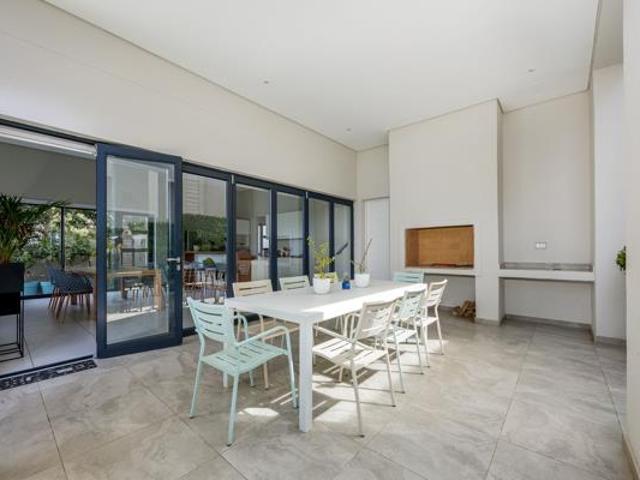 Townhouse for rent in Cape Town, City of Cape Town