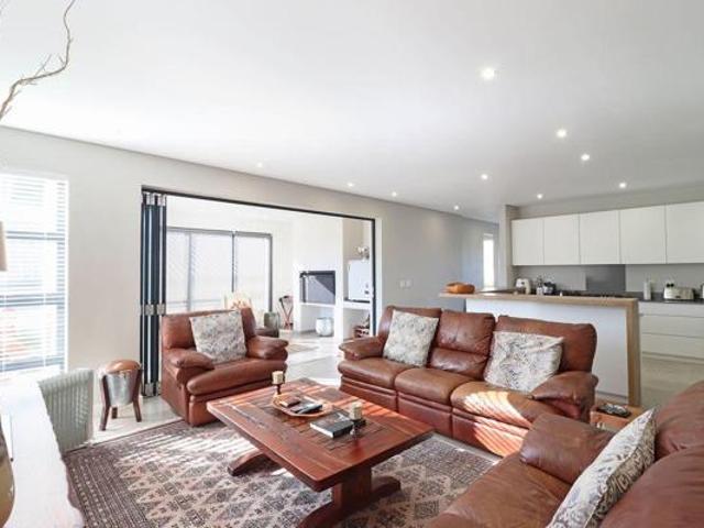 Townhouse for rent in Cape Town, Western Cape