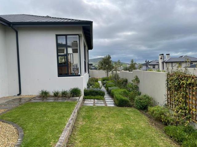 Townhouse for rent in Cape Town, Western Cape