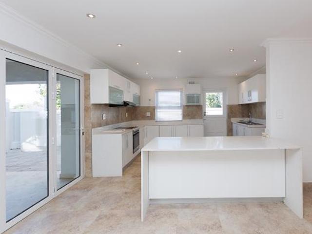 Townhouse for rent in Cape Town, City of Cape Town