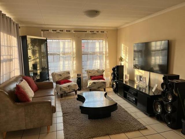 Townhouse for sale in Tembisa, Gauteng