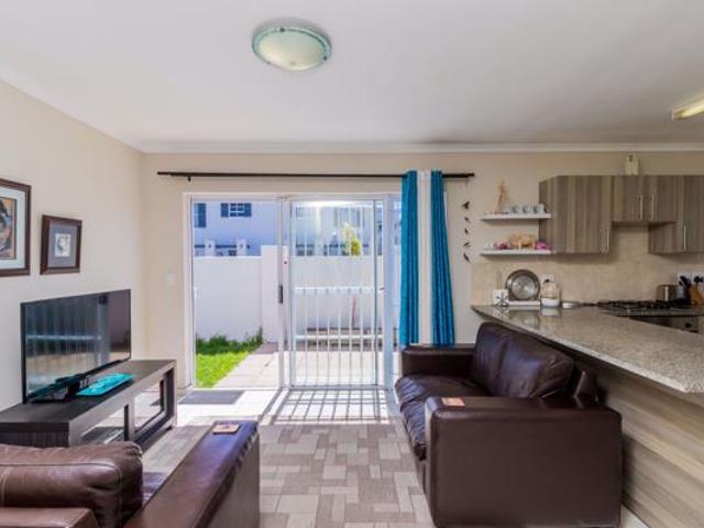 Townhouse for rent in Durbanville, Western Cape