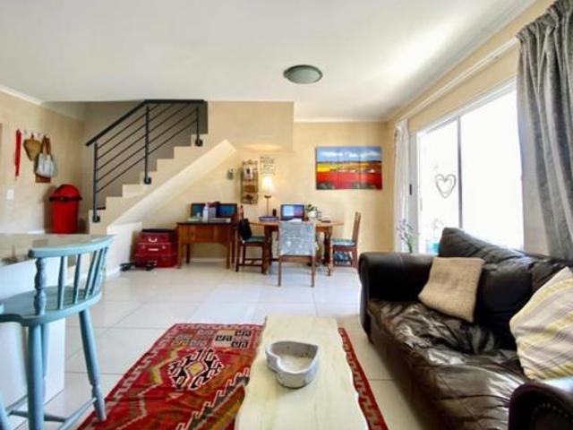 Townhouse for rent in Bergsig, Durbanville
