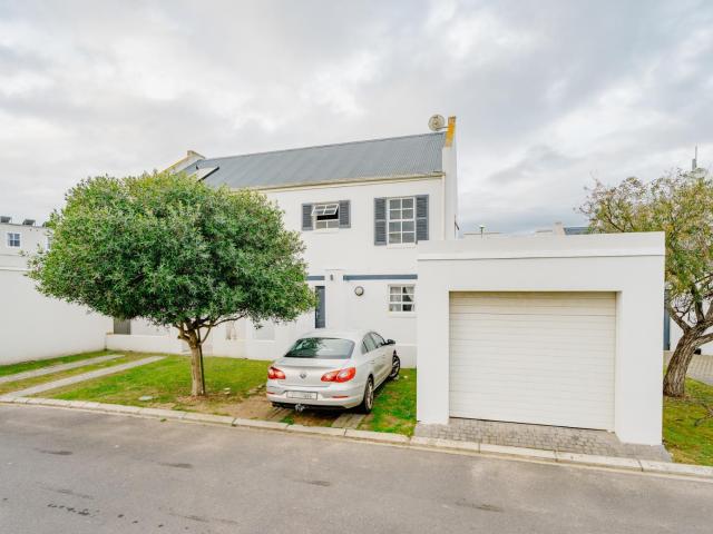 Townhouse for sale in Pniel, Western Cape